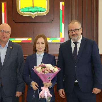 пинаева уходит горсовет Три городских депутата в Липецке досрочно сложили полномочия
