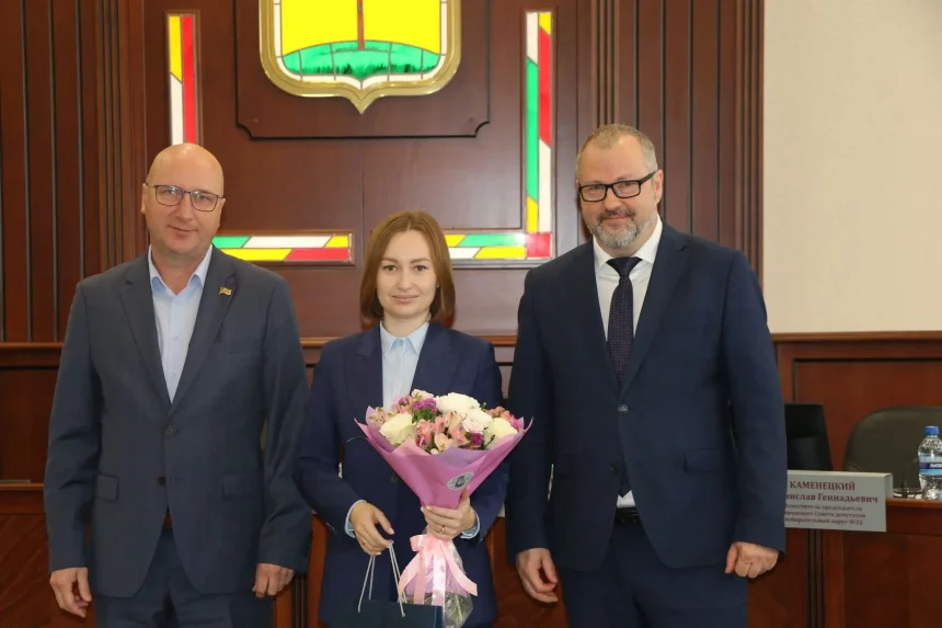 пинаева уходит горсовет Три городских депутата в Липецке досрочно сложили полномочия