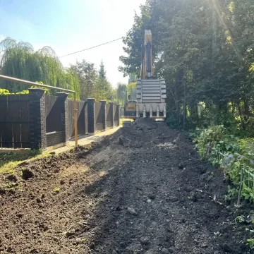 На улице Новотепличной в Липецке асфальтируют дорогу