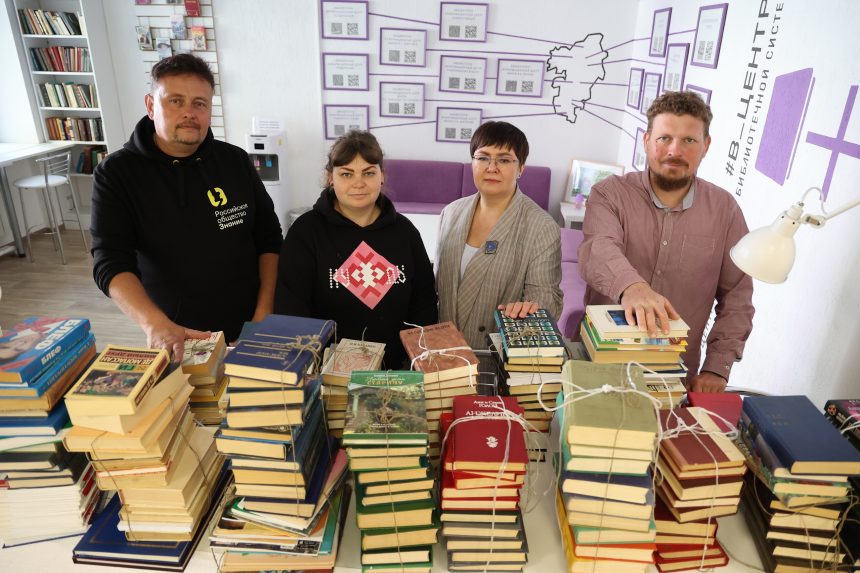 Газета «Первый номер» и её читатели в Липецке подарили Жёлтым Пескам 600 книг
