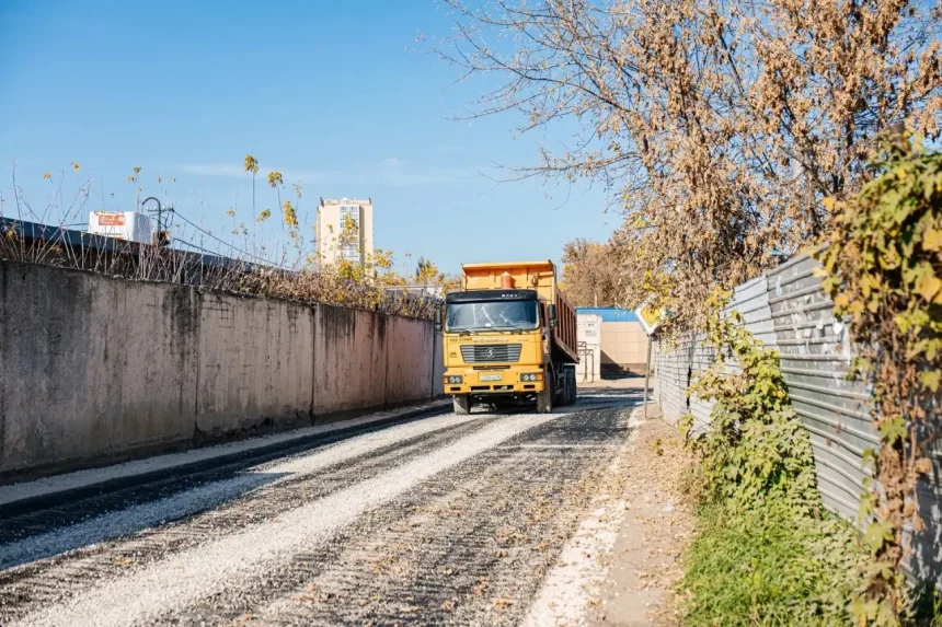i - 2026-10-19T164205.817 Улицу Пожарского в Липецке асфальтируют от бывшей автостанции до Баумана