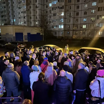 i (5) Мэрия Липецка заменит все повреждённые от атаки БПЛА окна в квартирах местных жителей