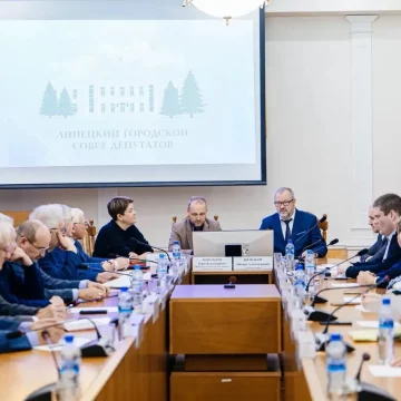 i (96) Мэр Липецка встретился с Советом старейшин города