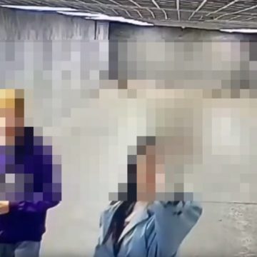 камера наблюдения хулиганы подземка новолипецк Неприличный жест в камеру видеонаблюдения: мэр Липецка опубликовал кадры с вызывающим поведением