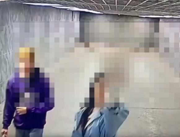 Неприличный жест в камеру видеонаблюдения: мэр Липецка опубликовал кадры с вызывающим поведением