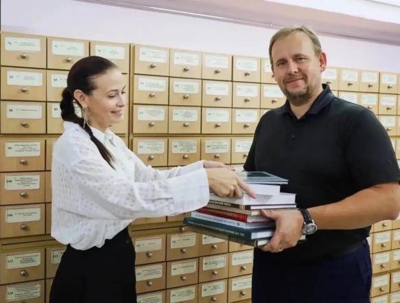 Волонтёры ростовской организации «Добрый ангел» доставят книги из Липецка в ЛНР и Запорожье