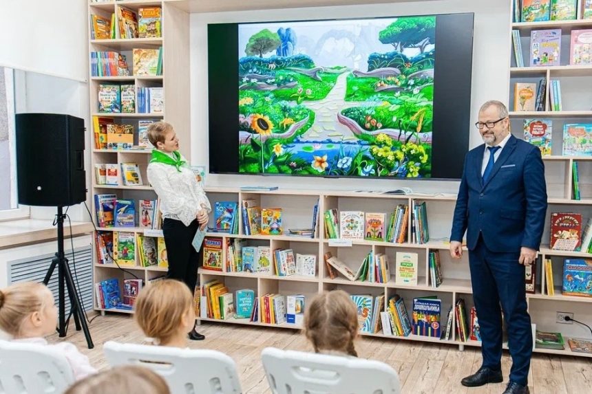 Водопьяновскую и пришвинскую библиотеки посмотрел глава Липецка Михаил Щербаков
