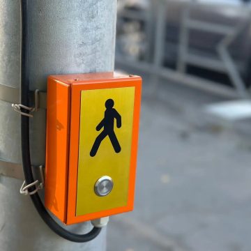 светофор кнопка карла маркса (4) На улице Карла Маркса в Липецке запустили два новых светофора вызывного типа