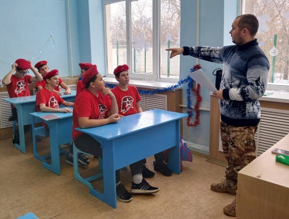 Учитель СВО РГ - 10 стр От передовой — к школьной доске: ветеран СВО учит детей спасать жизни